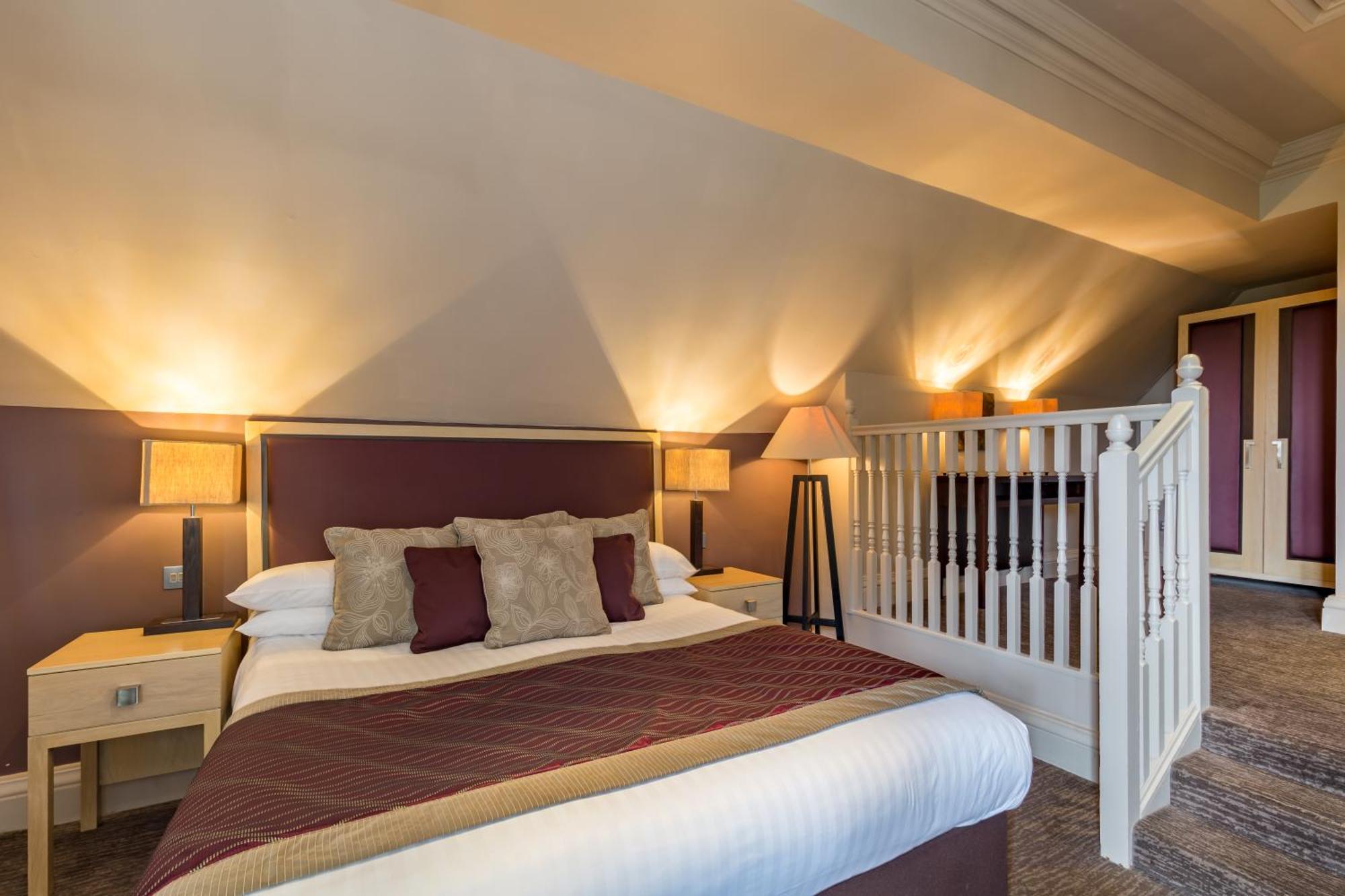 Nutfield Priory Hotel & Spa Redhill  Exterior foto