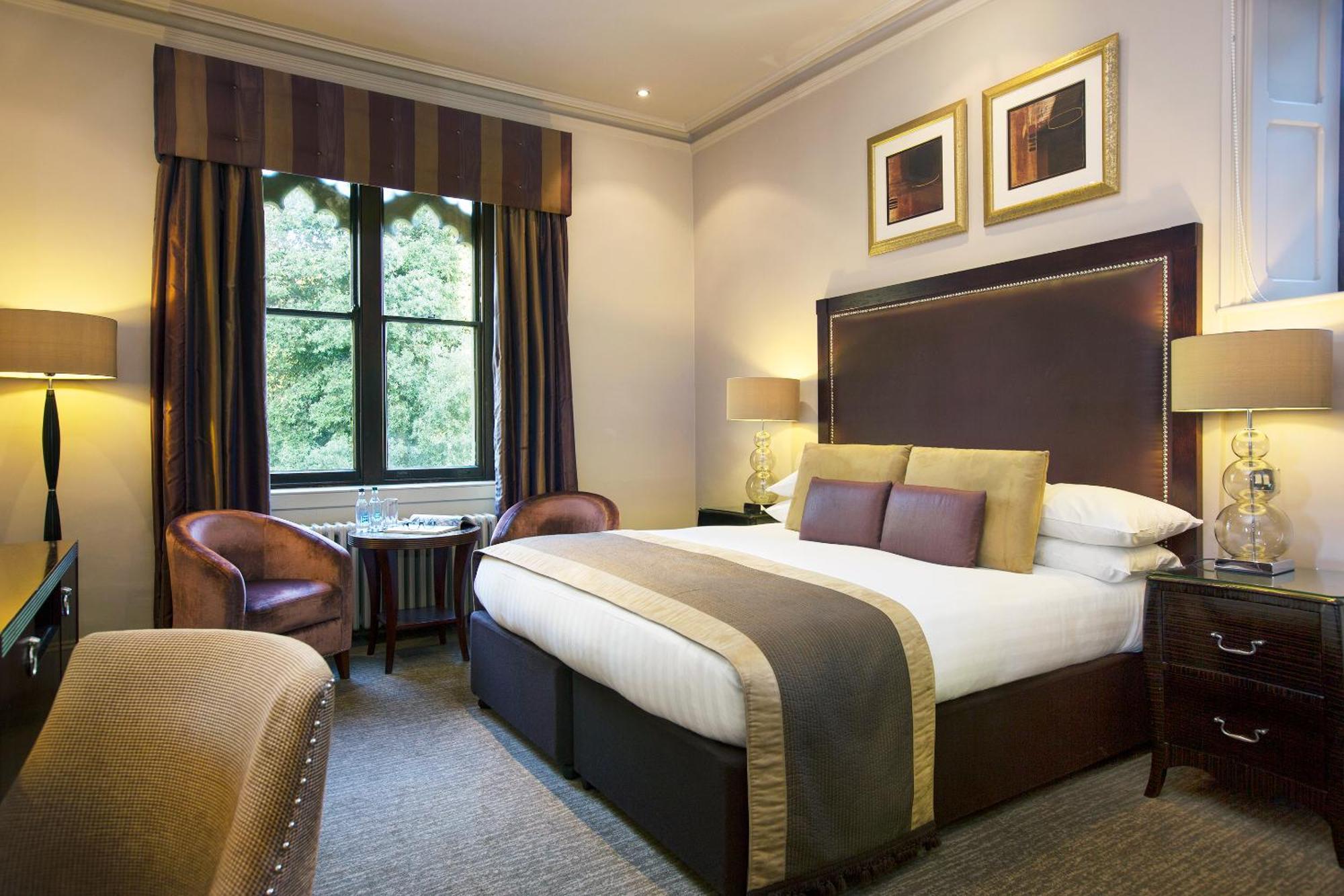 Nutfield Priory Hotel & Spa Redhill  Exterior foto