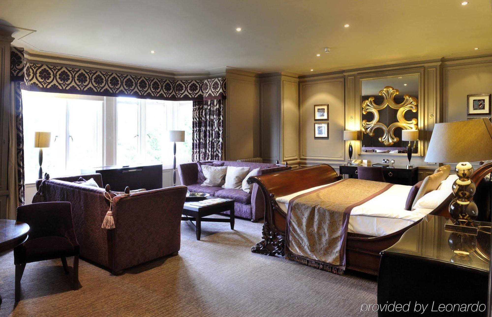 Nutfield Priory Hotel & Spa Redhill  Zimmer foto
