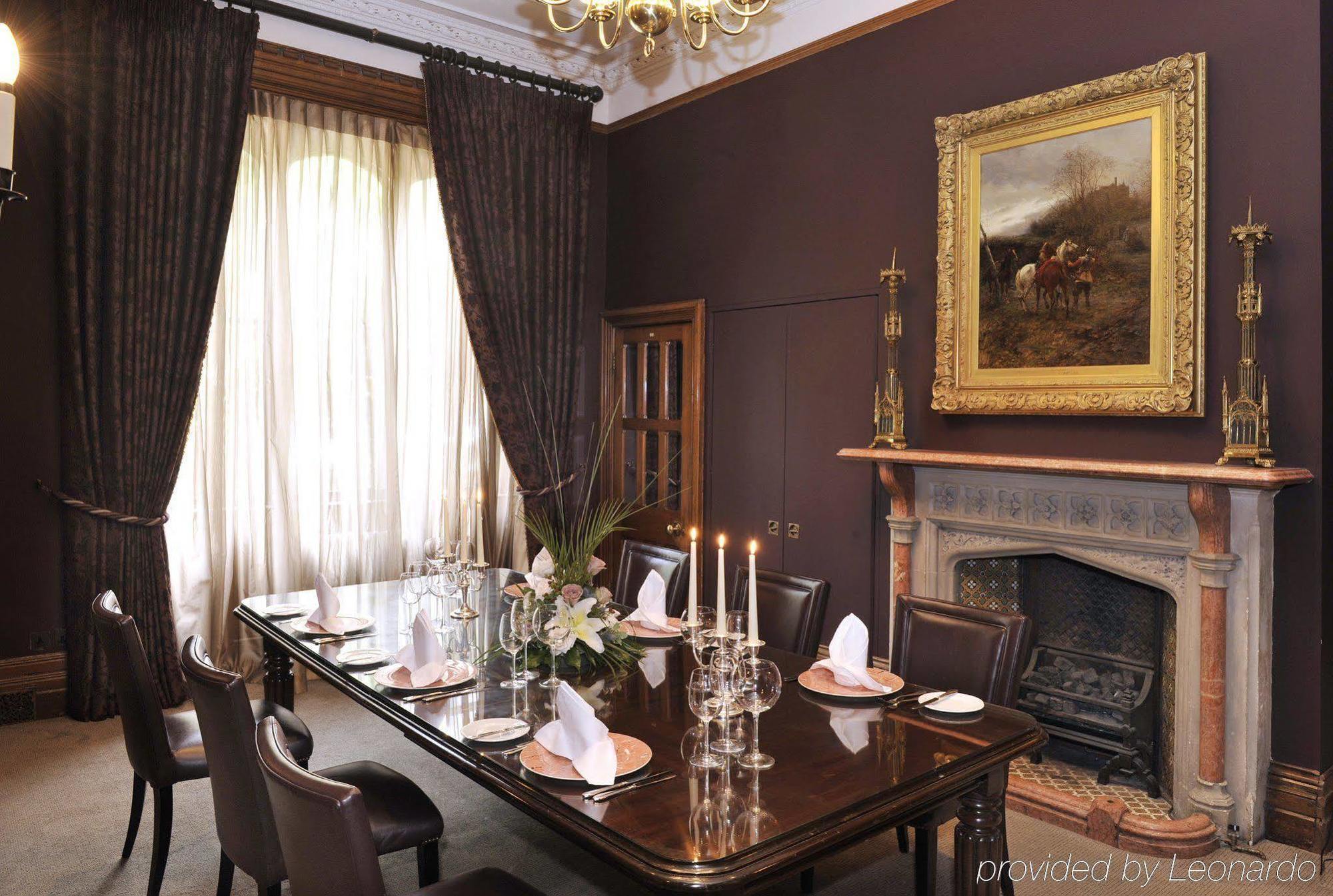 Nutfield Priory Hotel & Spa Redhill  Zimmer foto