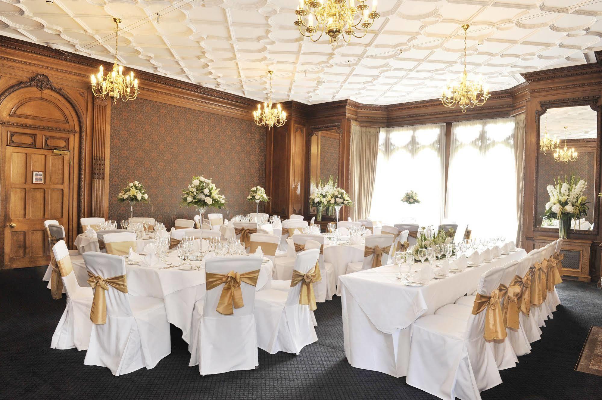 Nutfield Priory Hotel & Spa Redhill  Exterior foto